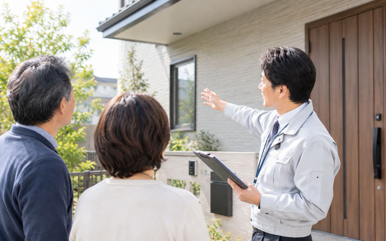 担当者が現地でご実家の状態を確認しながらご提案